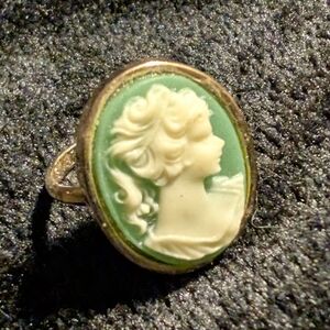 Cameo Adjustable Ring